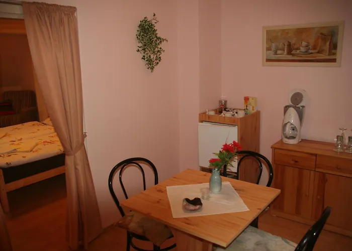Hotell Chebsky Dvur - Egerlander Hof 3*